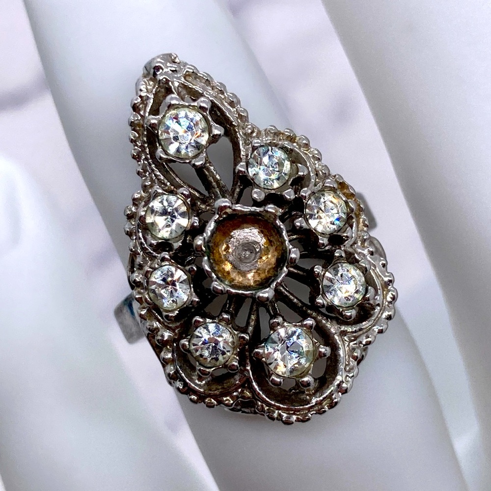 Silver Tone Ring *Missing Rhinestone” Marked “Sarah 14 KT HGE”